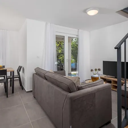 Pet Friendly In * Kraljevica