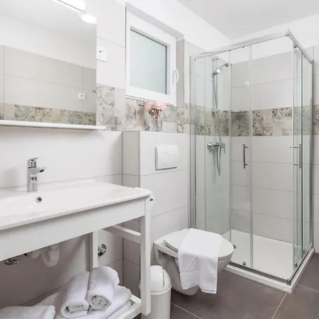 Holiday home Stunning Home In Kraljevica With Wifi *